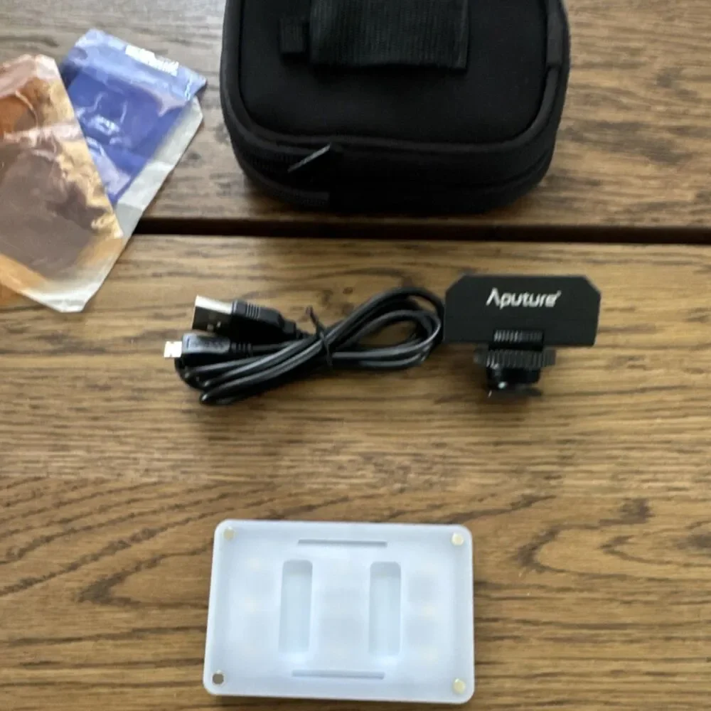Aputure Amaran AL-M9 Portable LED Camera Light Kit, 9 LEDs, USB/Battery, Case